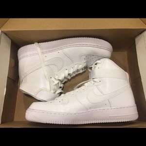 New (worn once) Nike Air Force 1 07 Mens 11.5